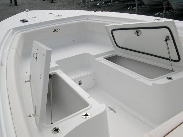 Gamefish 27 Forward Seat Photo 8