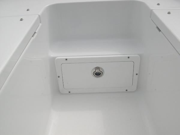 Gamefish 27 Forward Seat Photo 14