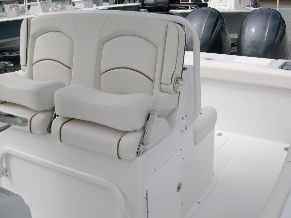 Gamefish 27 Forward Seat Photo 24