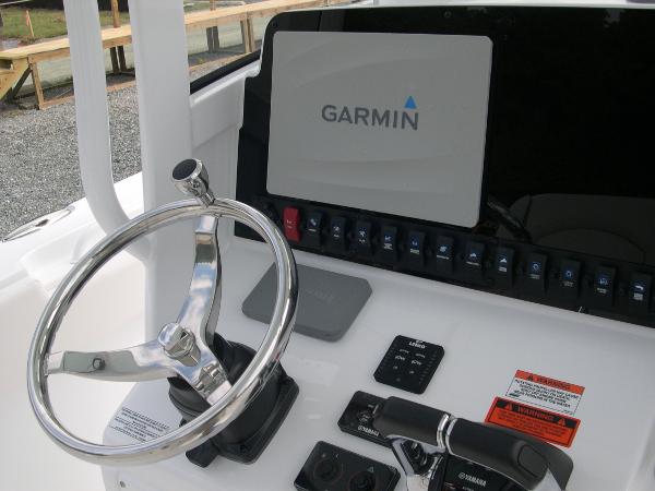 Gamefish 27 Forward Seat Photo 28