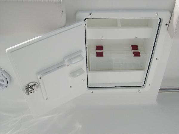 Gamefish 27 Forward Seat Photo 36