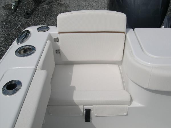 Gamefish 27 Forward Seat Photo 40