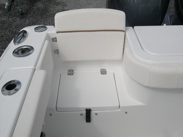 Gamefish 27 Forward Seat Photo 41