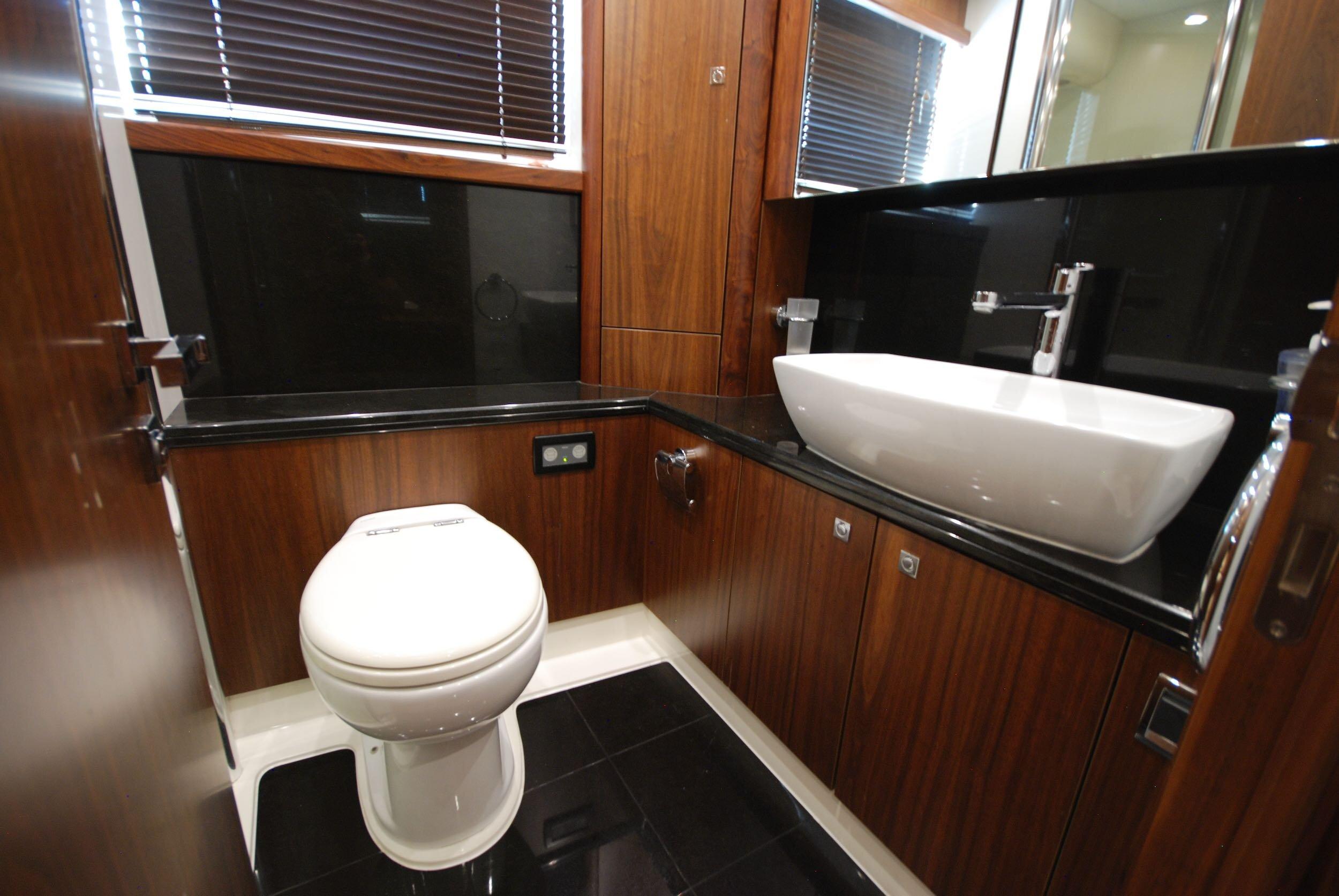 2009 Sunseeker Manhattan 70