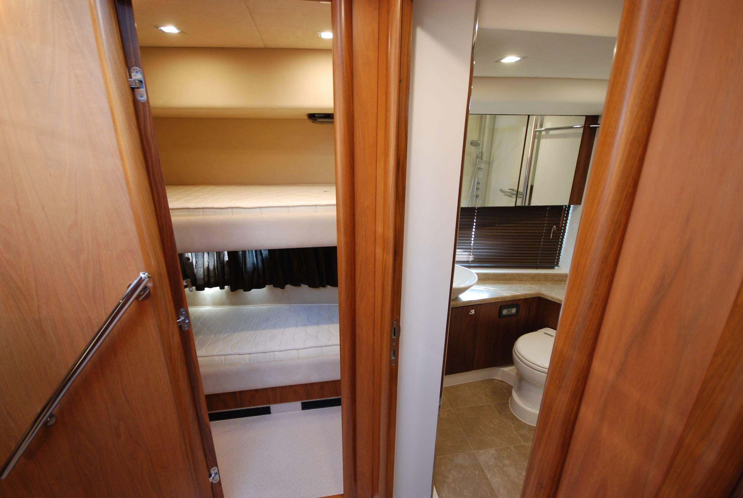 2009 Sunseeker Manhattan 70