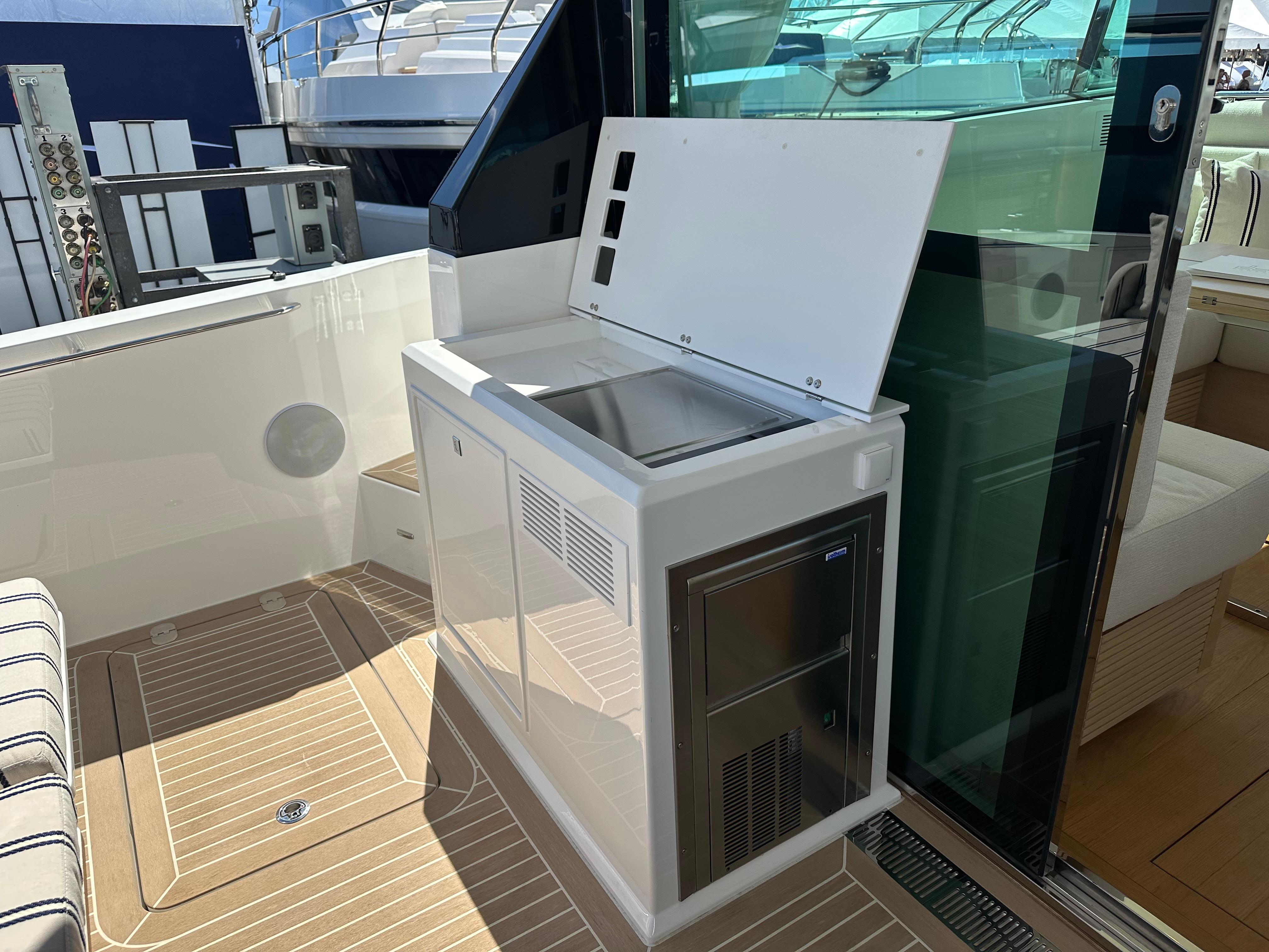 Delta Powerboats-48 Coupe 2025 -FL-US-8739720 | Thumbnail