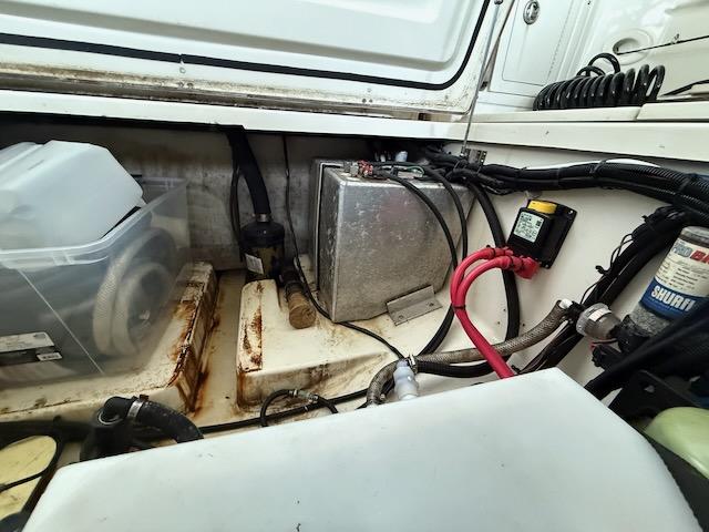 2005-boston-whaler-305-conquest-power-9839721-982614279-0-150620250022-11