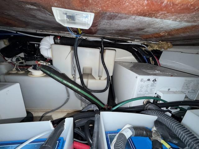 2005-boston-whaler-305-conquest-power-9839721-982614281-0-150620250022-13