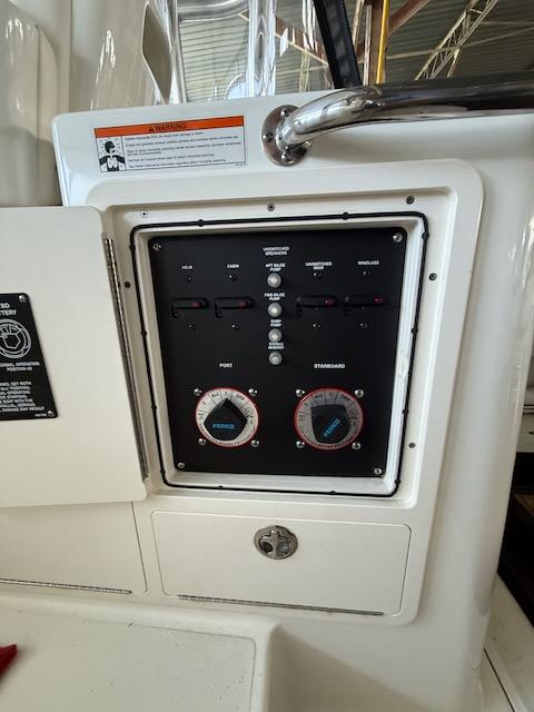 2005-boston-whaler-305-conquest-power-9839721-982614285-0-150620250022-17