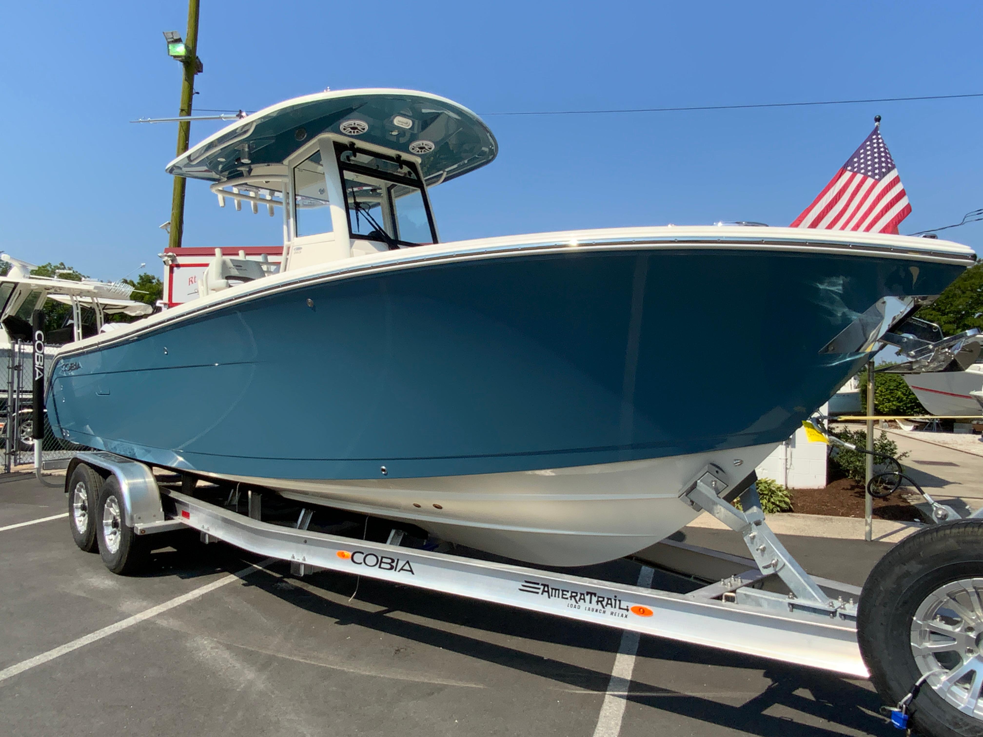 2025 Cobia 265 Center Console-3