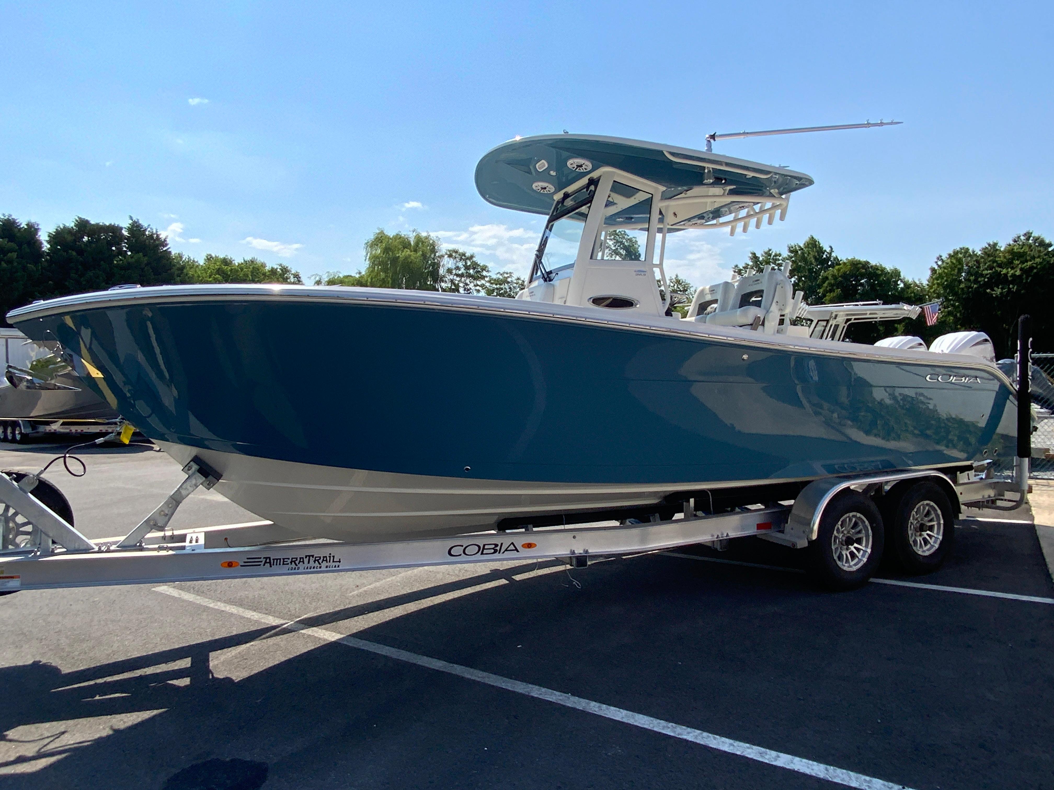 2025 Cobia 265 Center Console-7