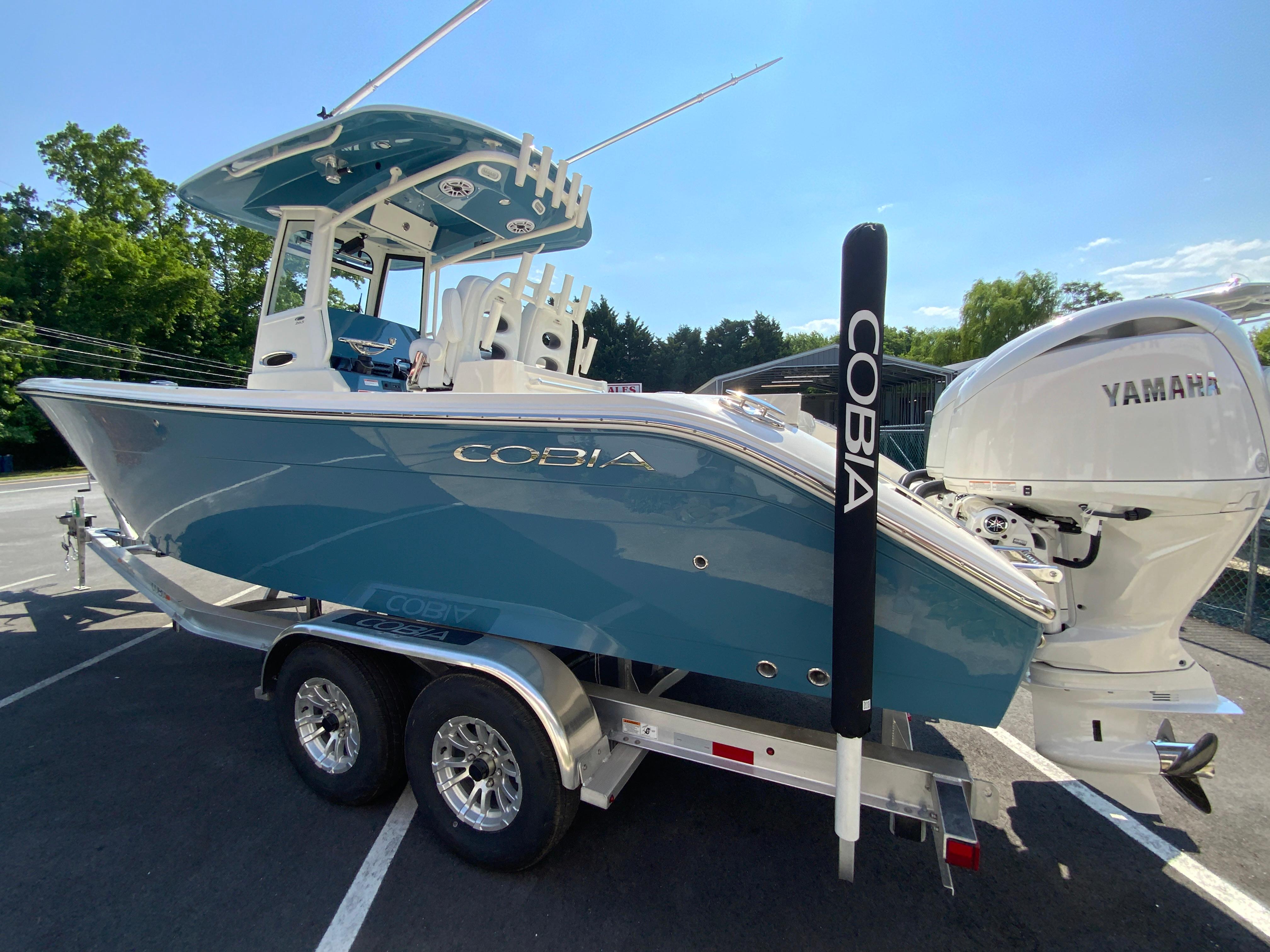 2025 Cobia 265 Center Console-9