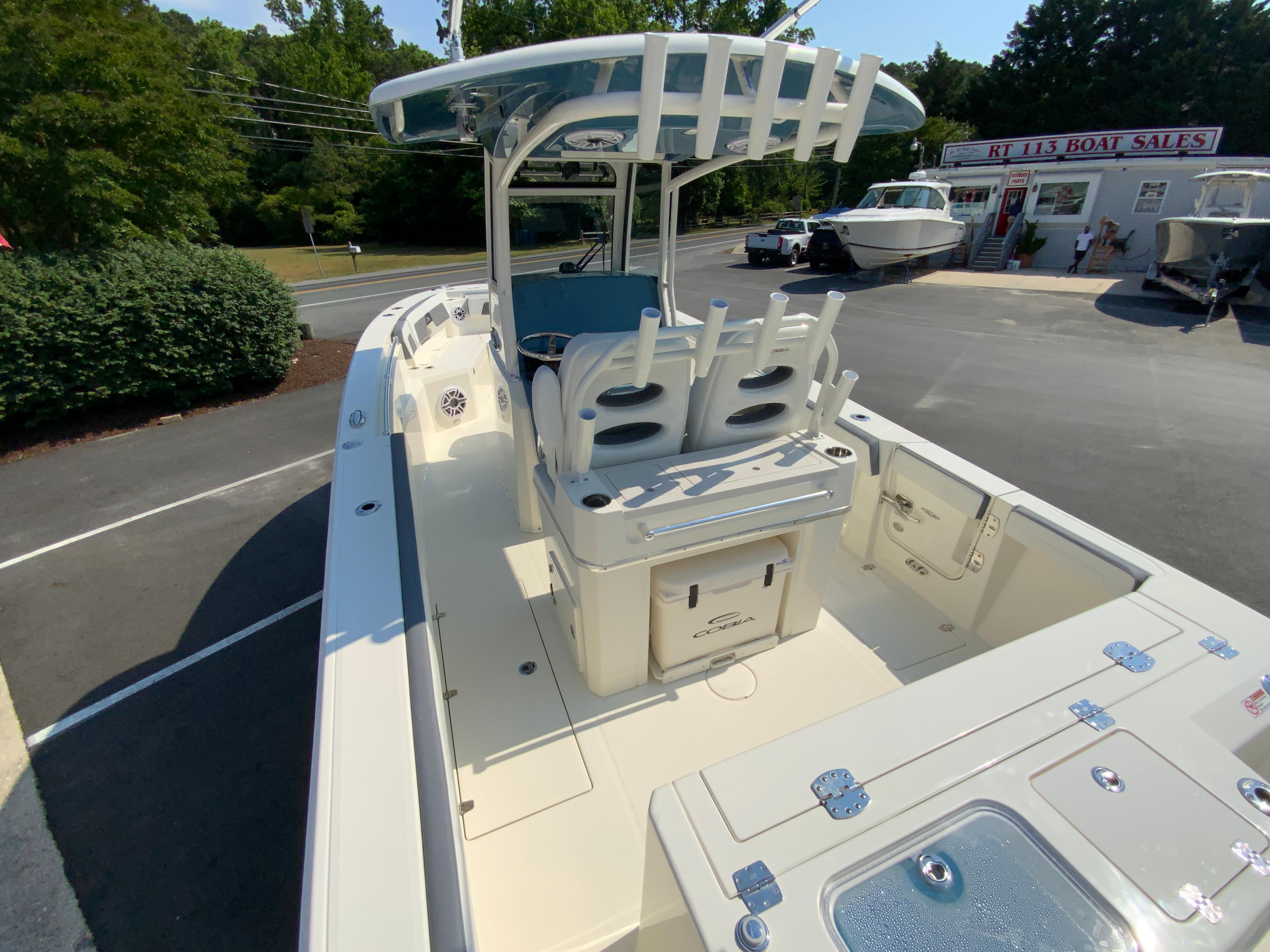 2025 Cobia 265 Center Console-13