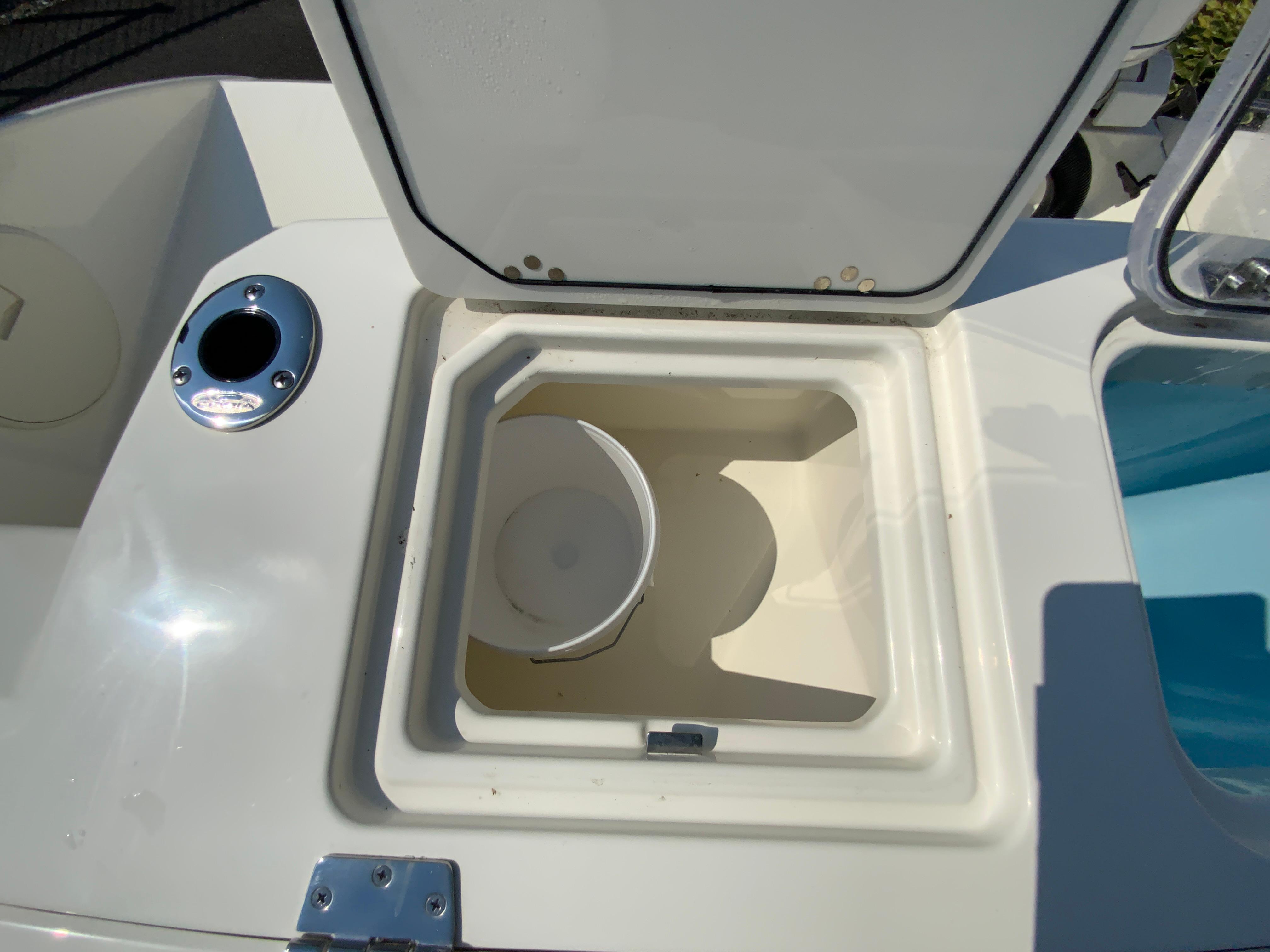 2025 Cobia 265 Center Console-25