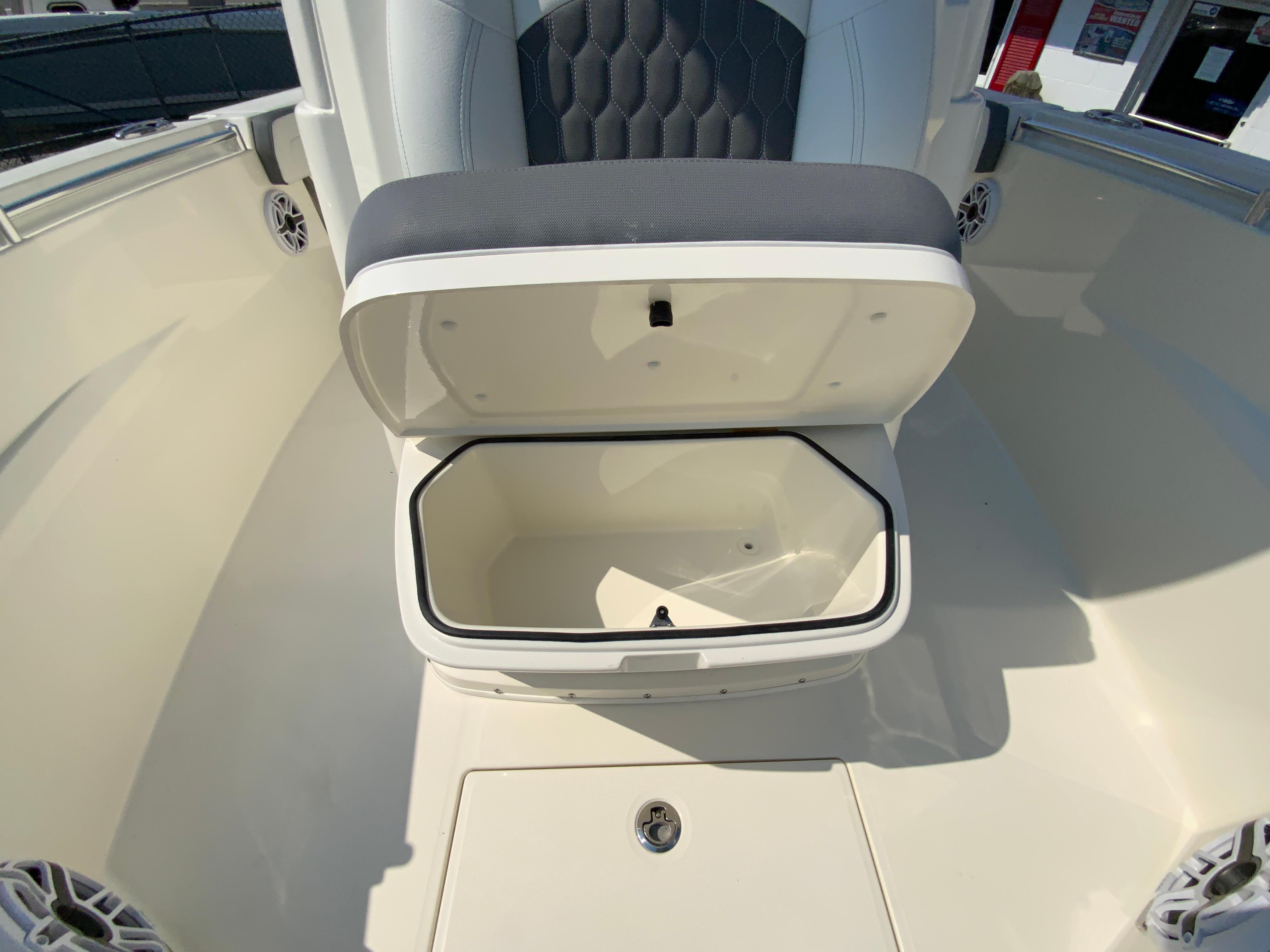 2025 Cobia 265 Center Console-44