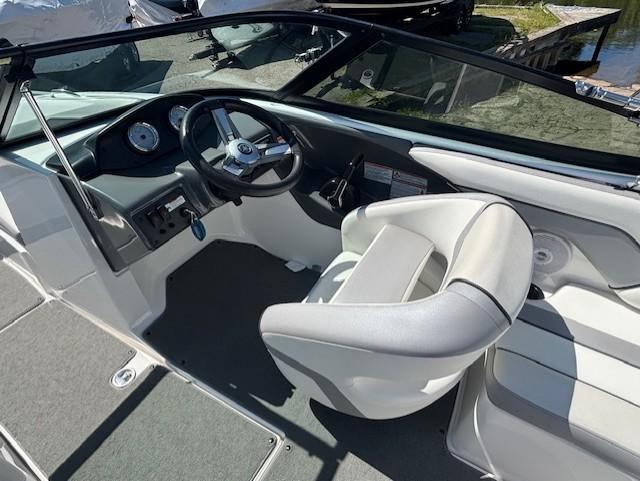 2017 Yamaha Boats SX190 interior with steering wheel and seating.