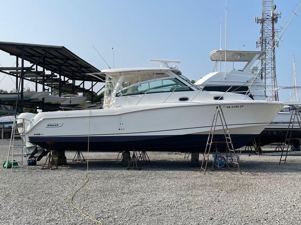 2017 Boston Whaler 345 conquest