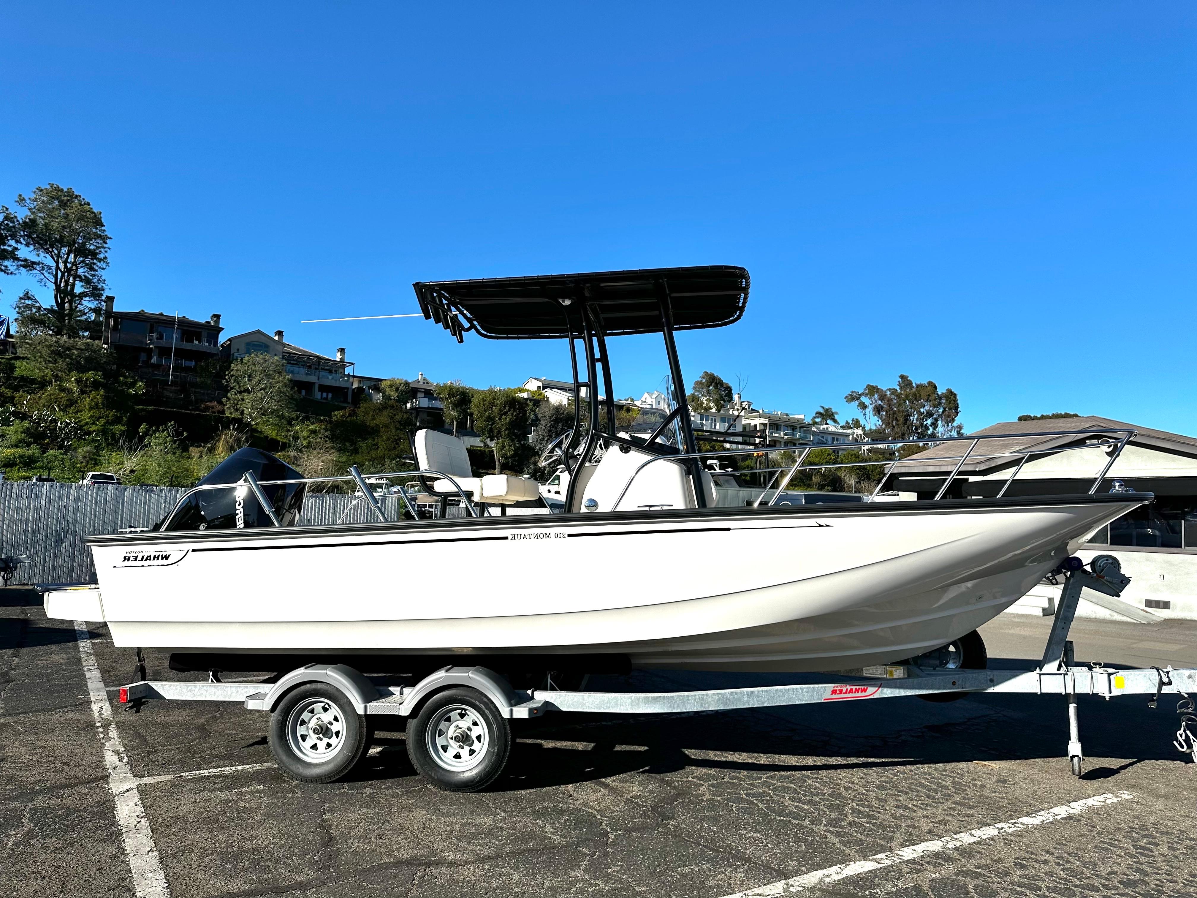 2023 Boston Whaler 210 Montauk #BW0954K primary image