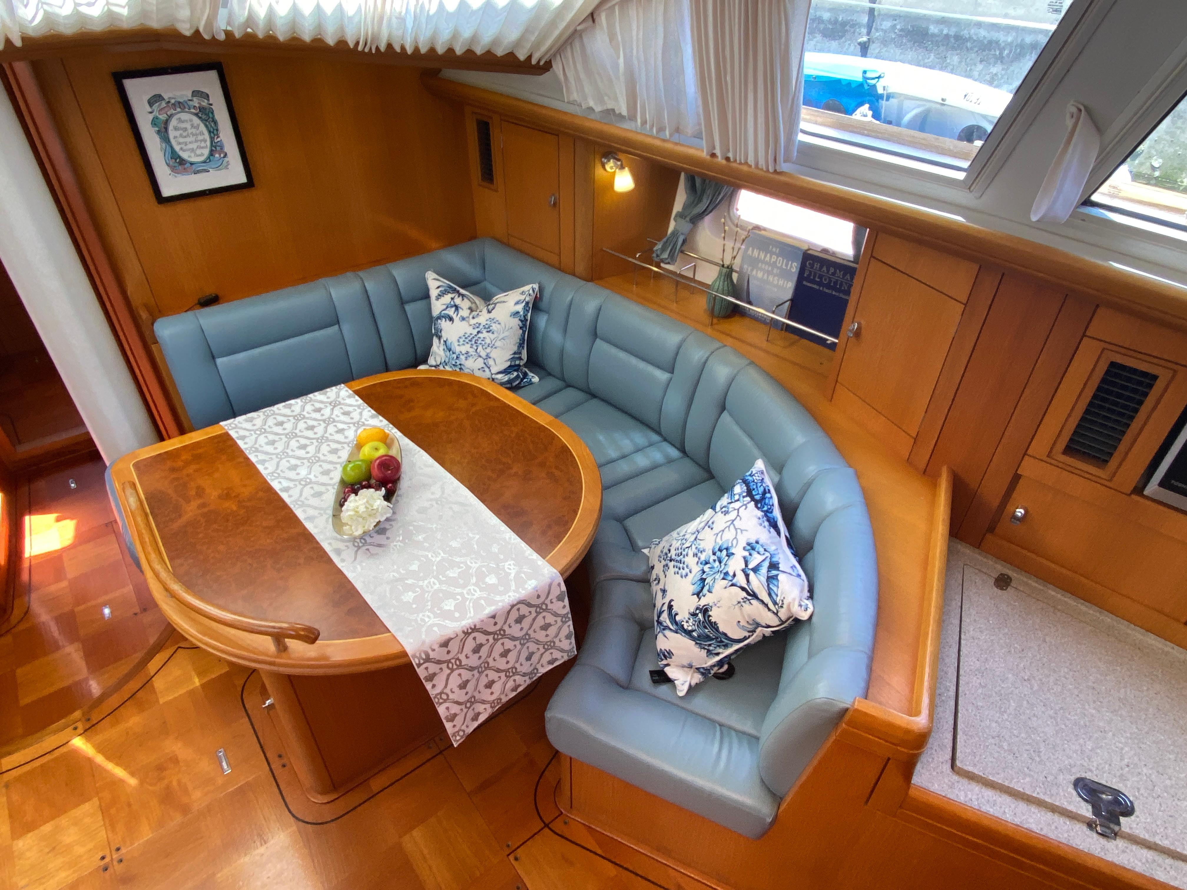 Salon Starboard Side.