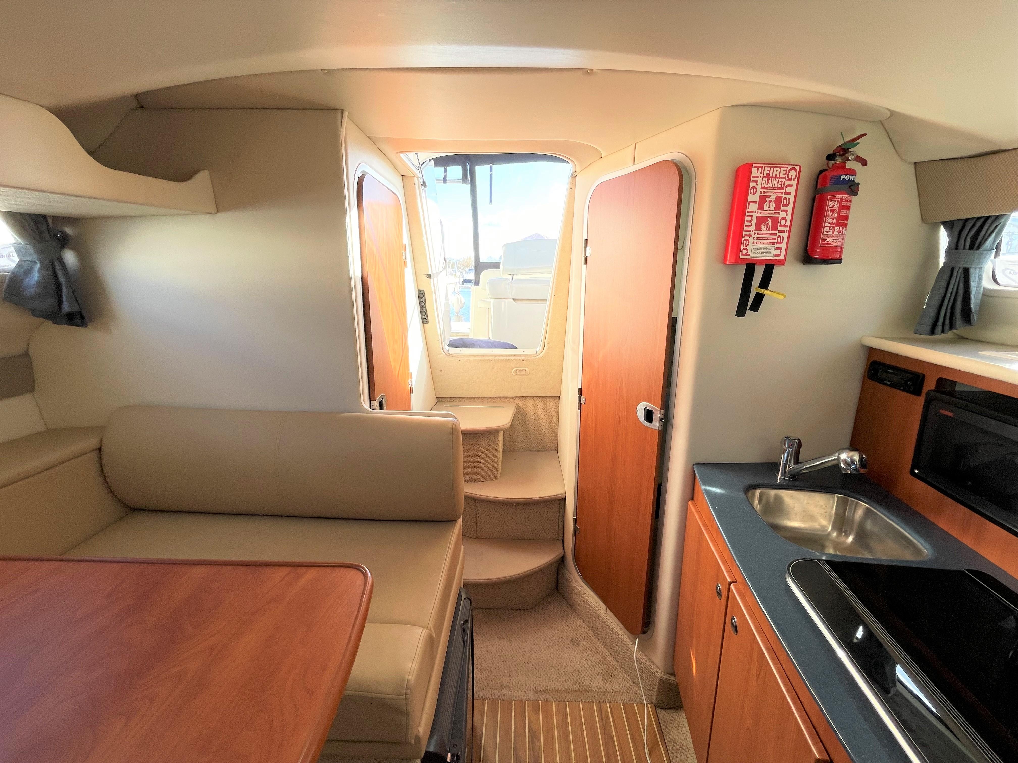 2005 Bayliner 285