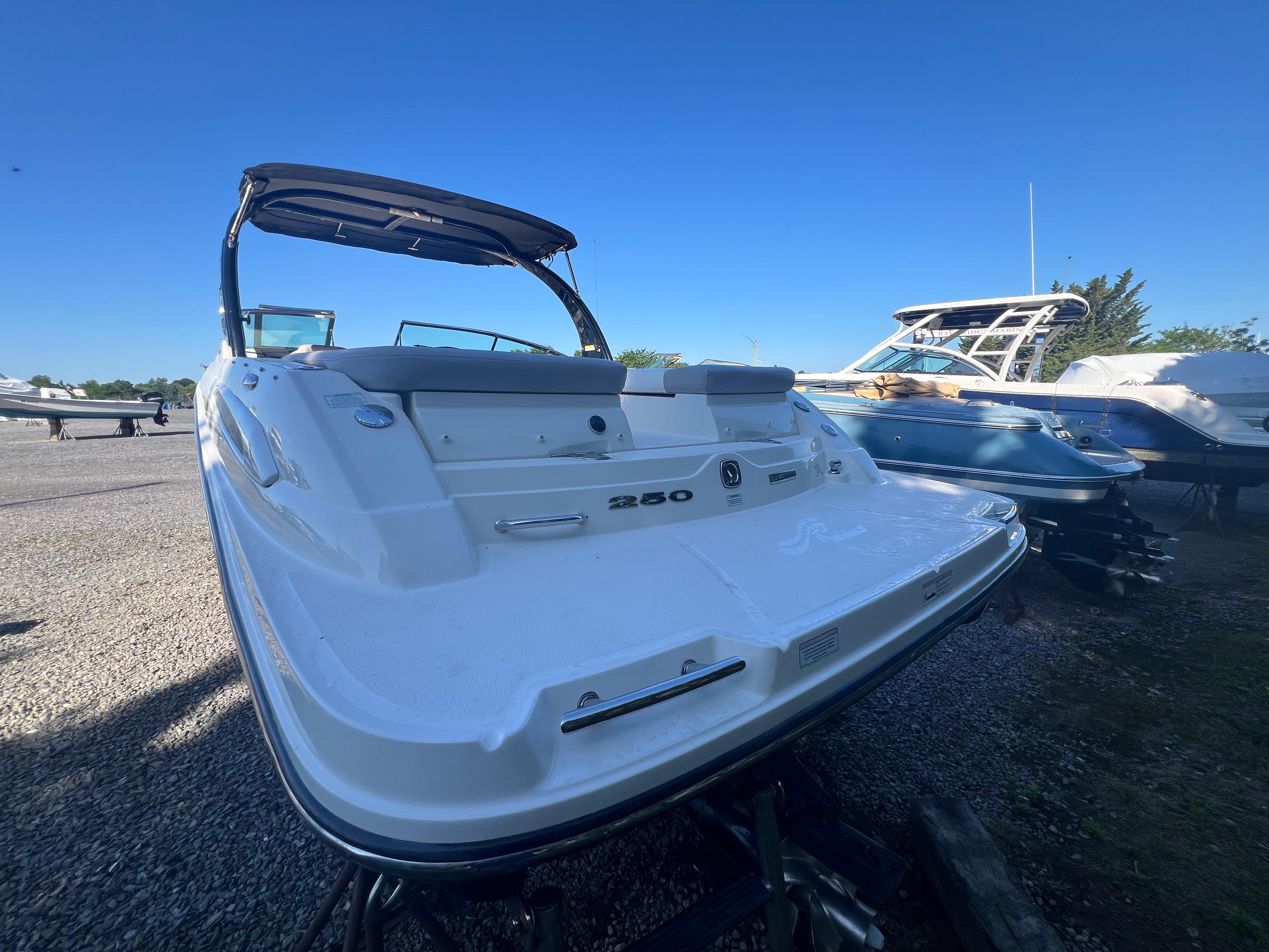 2012 Sea Ray 250 SLX