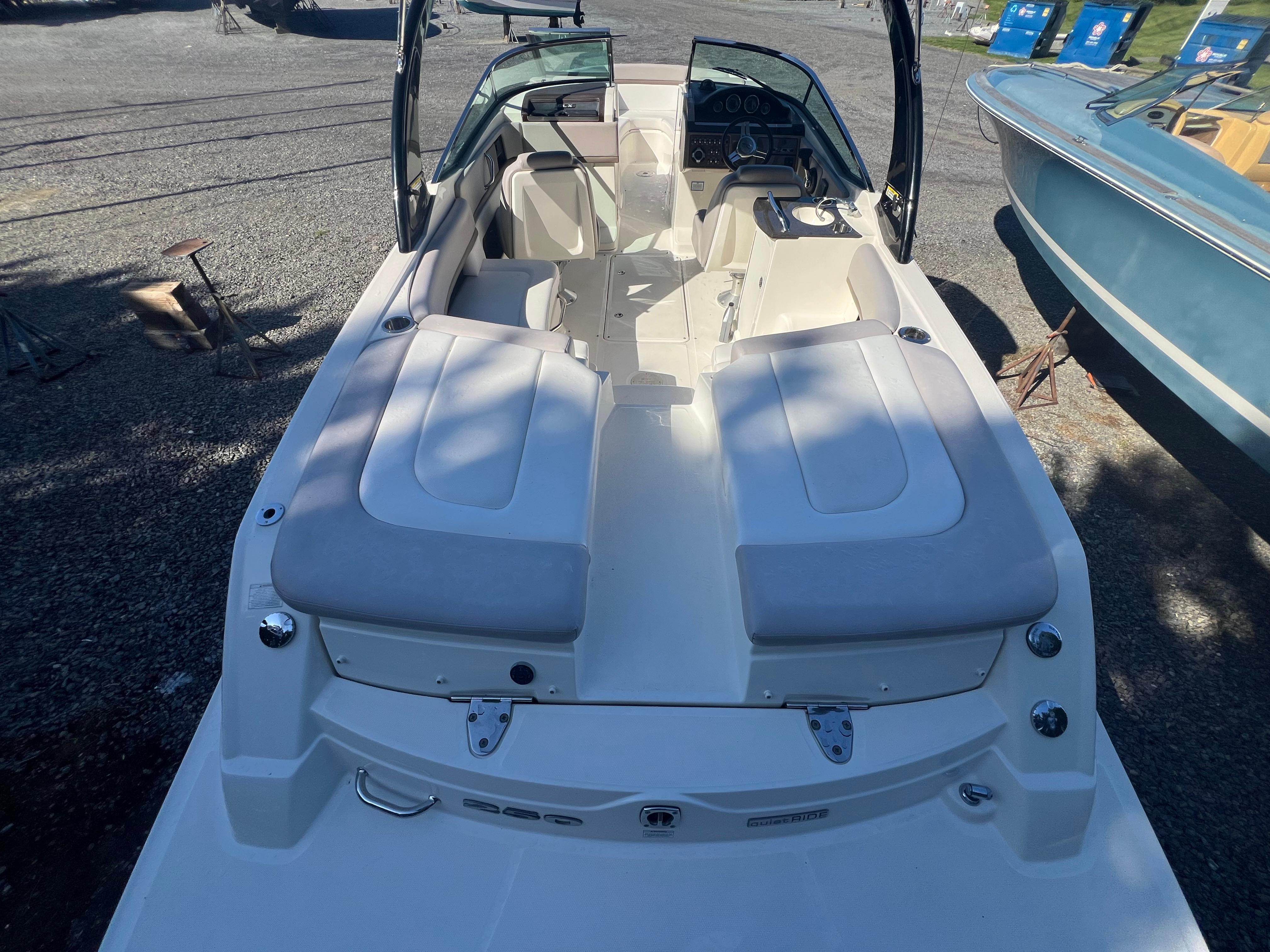 2012 Sea Ray 250 SLX