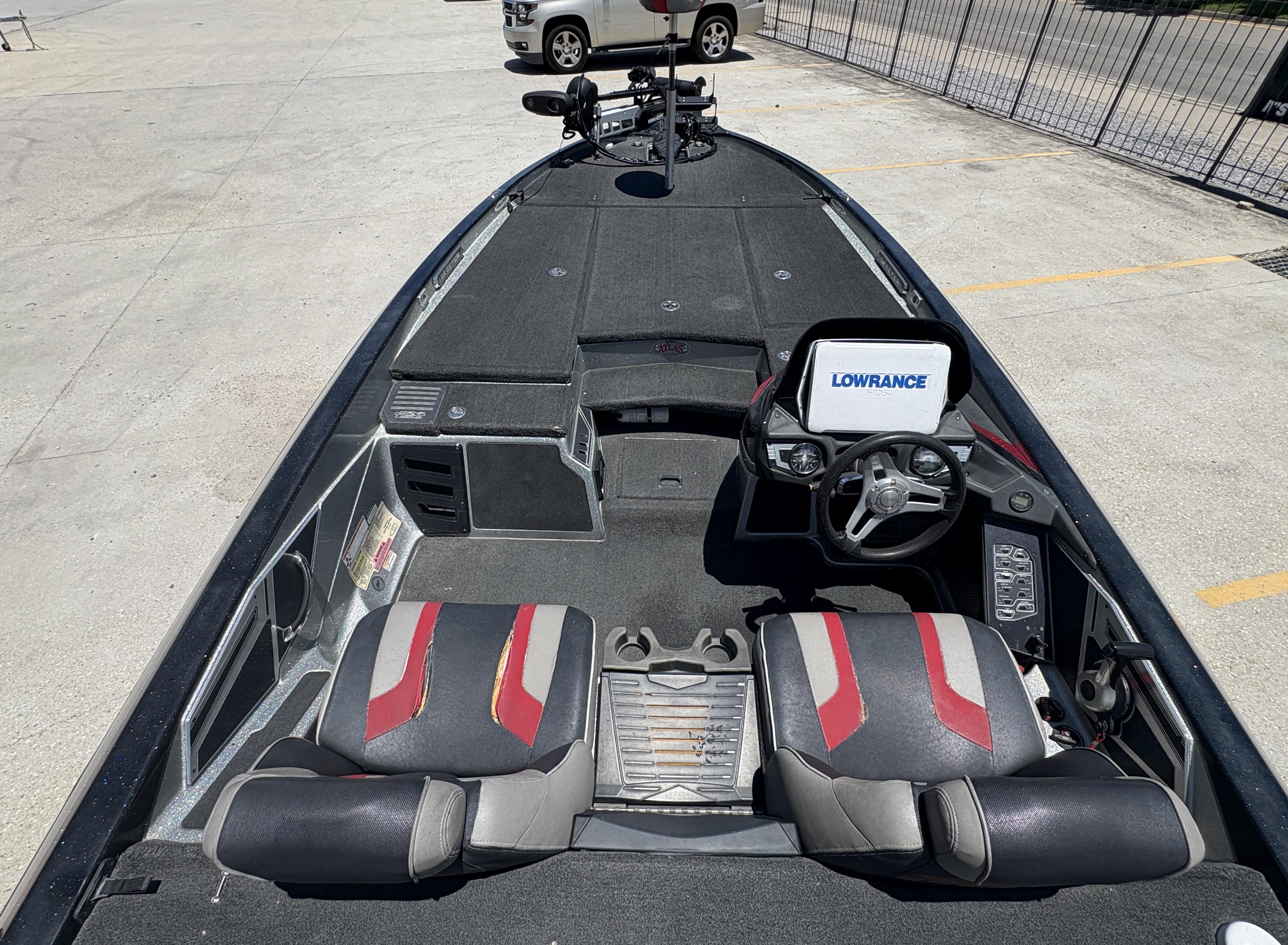 2018 Skeeter FX 21 boat interior with Lowrance electronics and dual seats.