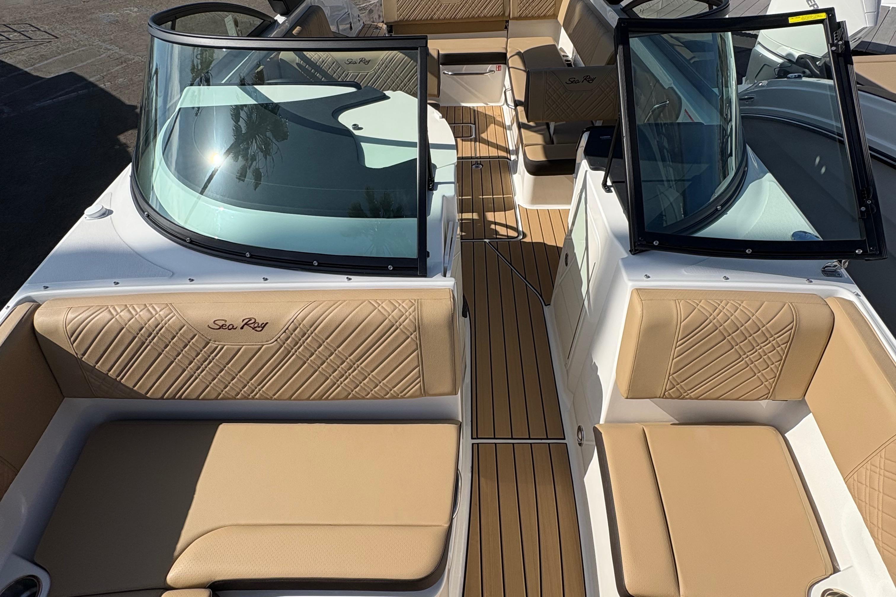 2025 Sea Ray SDX 270 Outboard #S1986D inventory image at Sun Country Marine Group, Newport Beach 2025 Sea Ray SDX 270 Outboard #S1986D inventory image at Sun Country Marine Group, Newport Beach