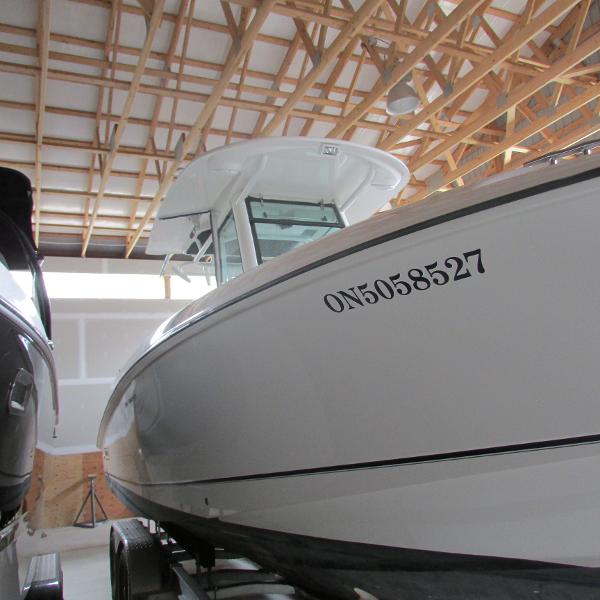 28' Boston Whaler, Listing Number 100874342, Image No. 2