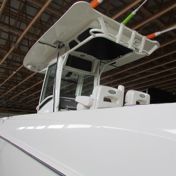 28' Boston Whaler, Listing Number 100874342, - Photo No. 4