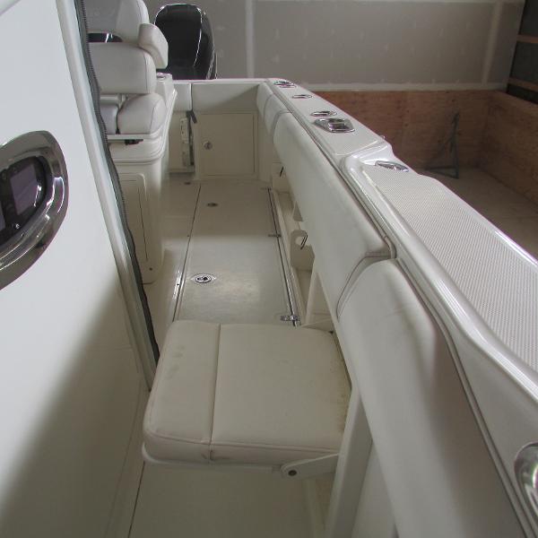 28' Boston Whaler, Listing Number 100874342, - Photo No. 28