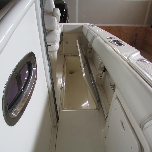28' Boston Whaler, Listing Number 100874342, - Photo No. 30