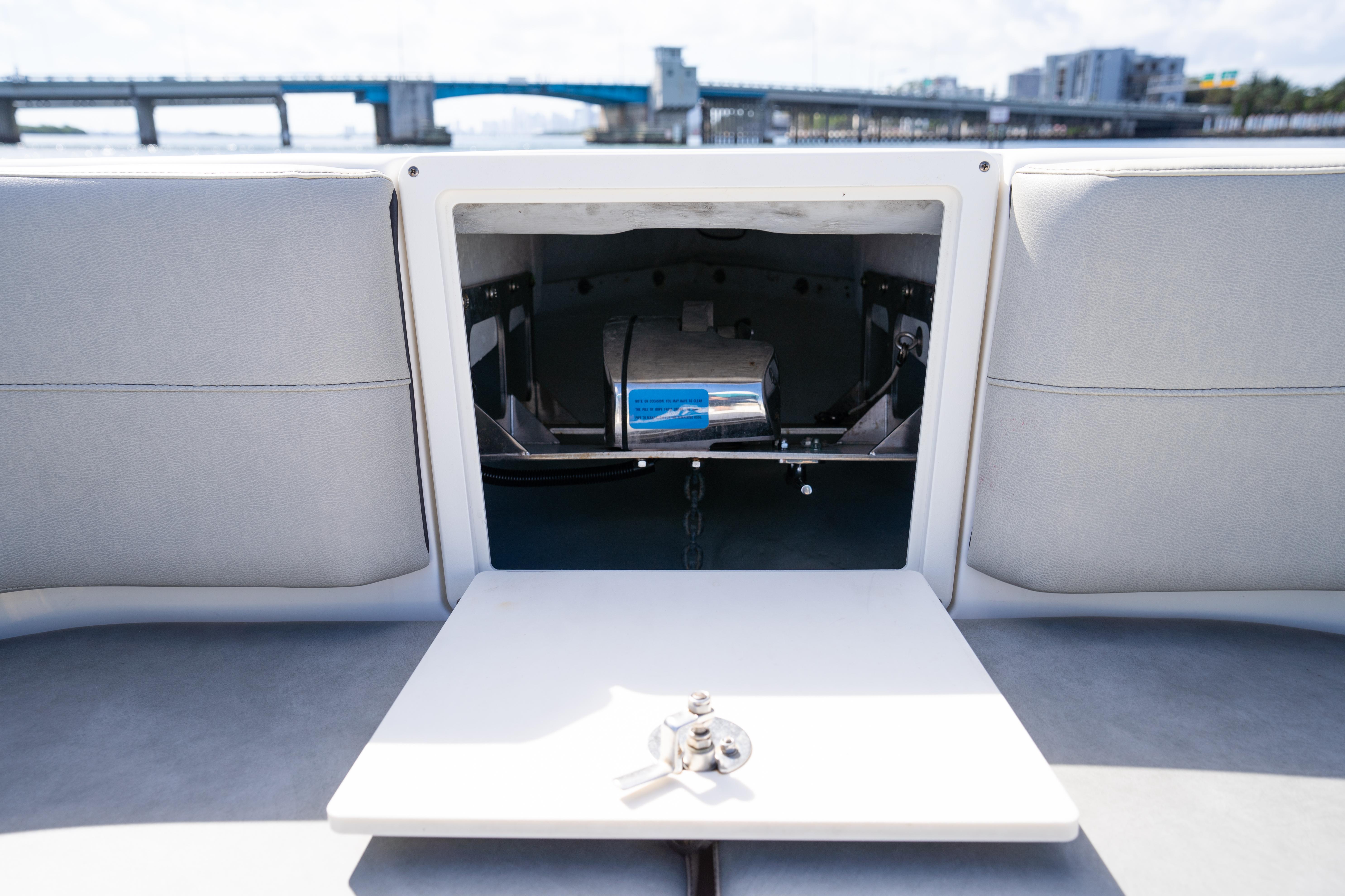 2019-century-3200-center-console-power-9829757-20250606103059270-1_XLARGE