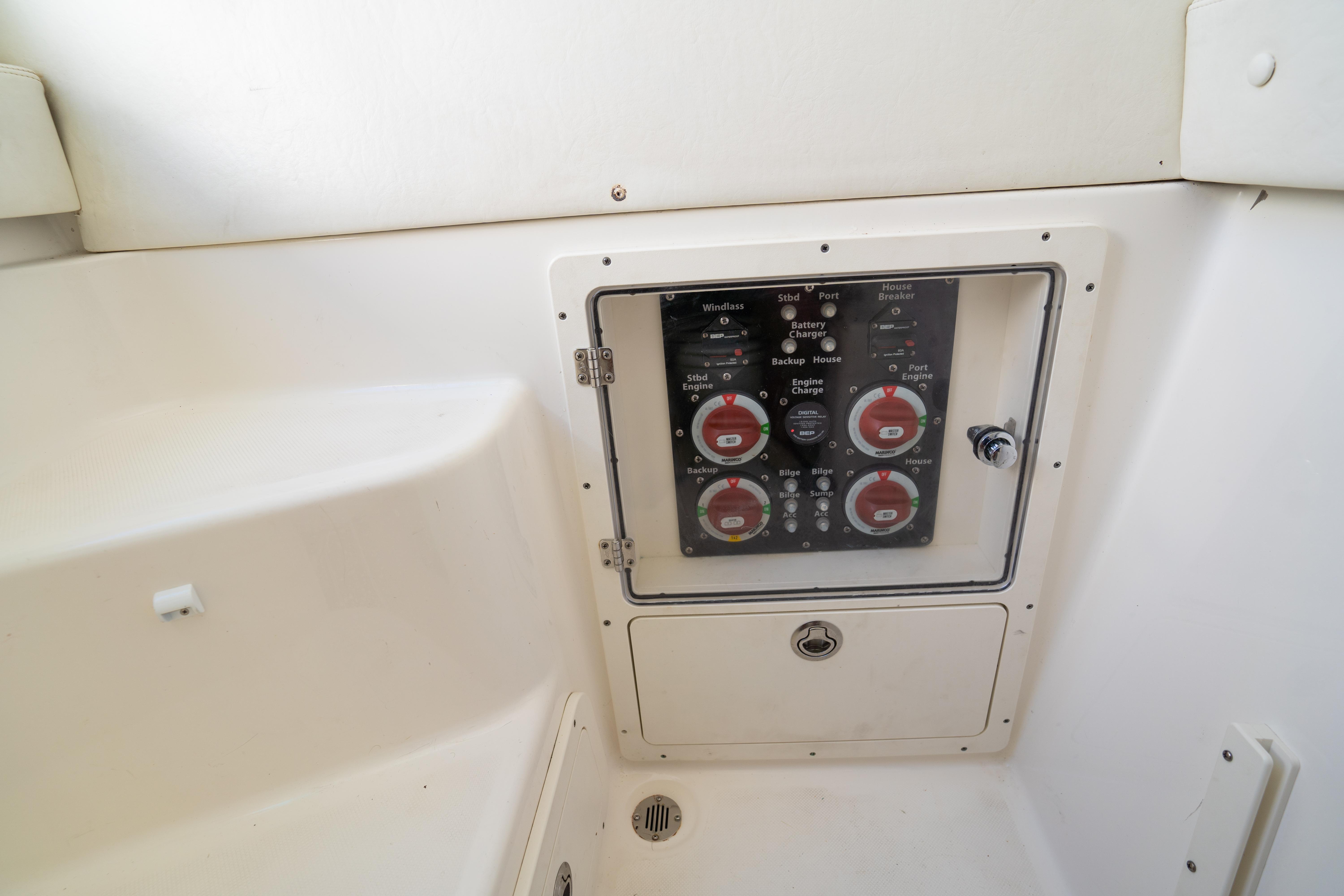 2019-century-3200-center-console-power-9829757-20250606103219581-1_XLARGE