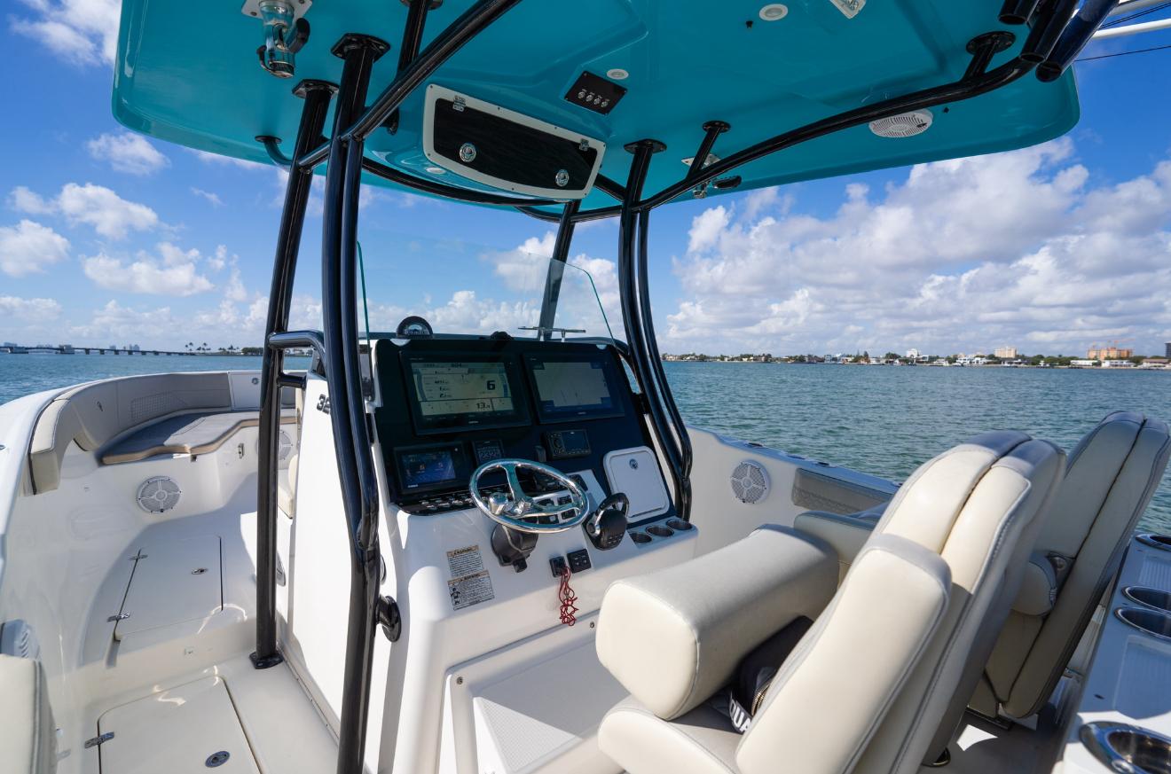 2019-century-3200-center-console-power-9829757-20250606110607498-1_XLARGE