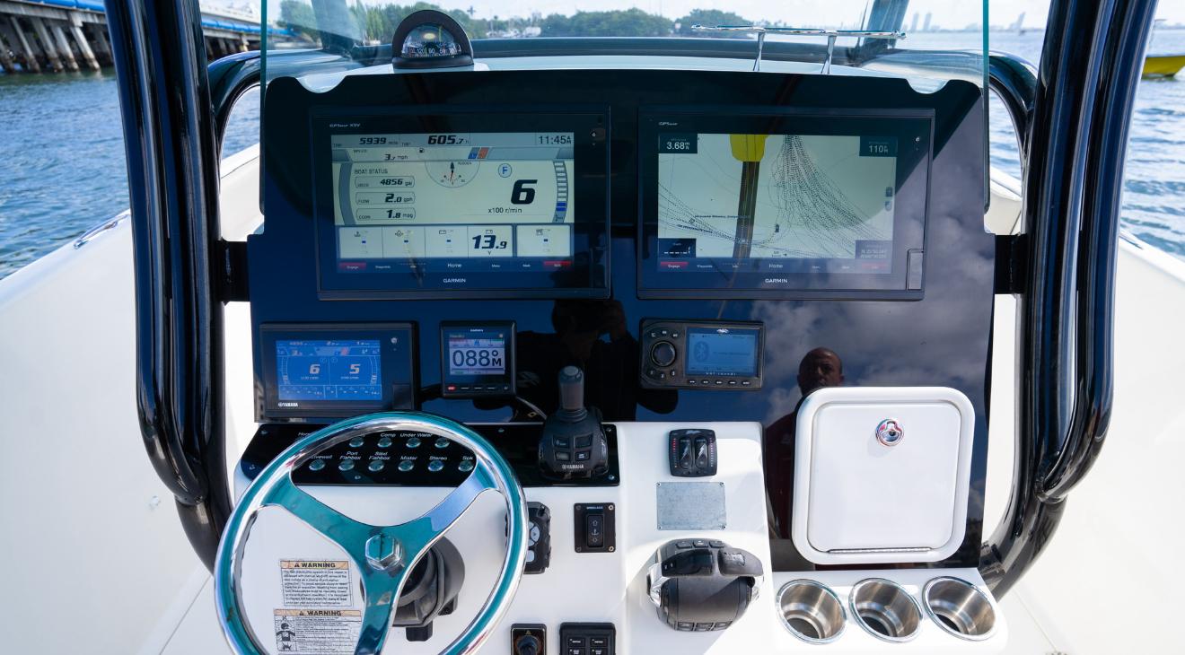 2019-century-3200-center-console-power-9829757-20250606113033816-1_XLARGE