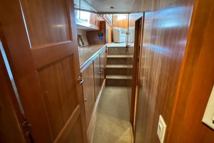 2004 Navigator 4400 Classic #TBBH44C27 inventory image at Sun Country Yachts, South Lake Union (Seattle) 2004 Navigator 4400 Classic #TBBH44C27 inventory image at Sun Country Yachts, South Lake Union (Seattle)