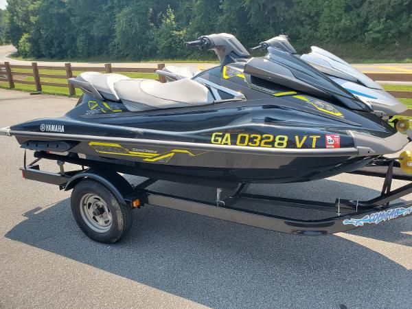 2015 Yamaha boat for sale, model of the boat is VX Deluxe & Image # 1 of 8