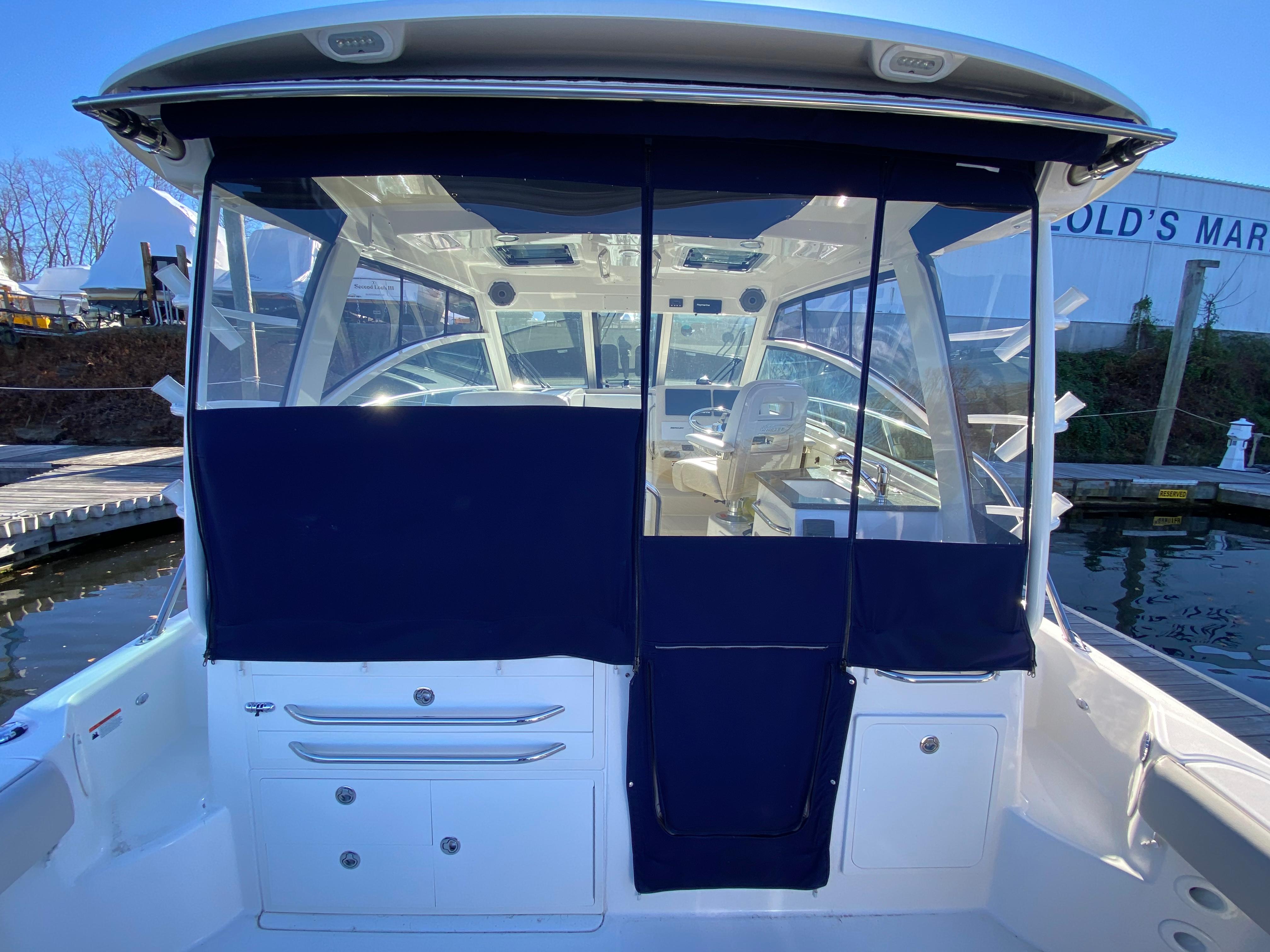2020 Boston Whaler 345 Conquest-7