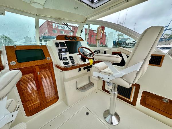32' Hunt Yachts, Listing Number 100916772, - Photo No. 7
