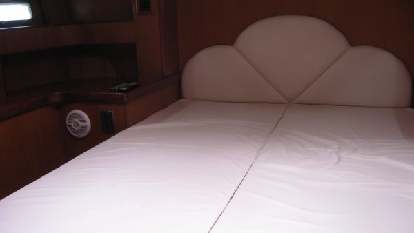 Master Berth Aft - Full Walk Around