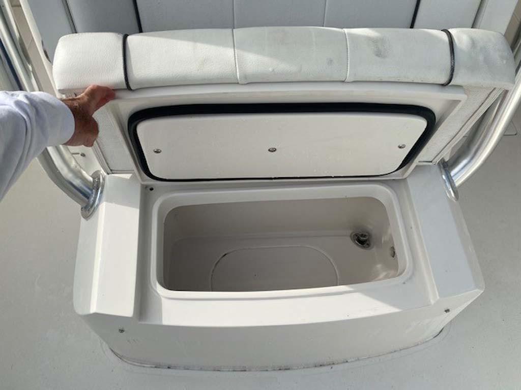 2015 Jupiter 34 Center Console