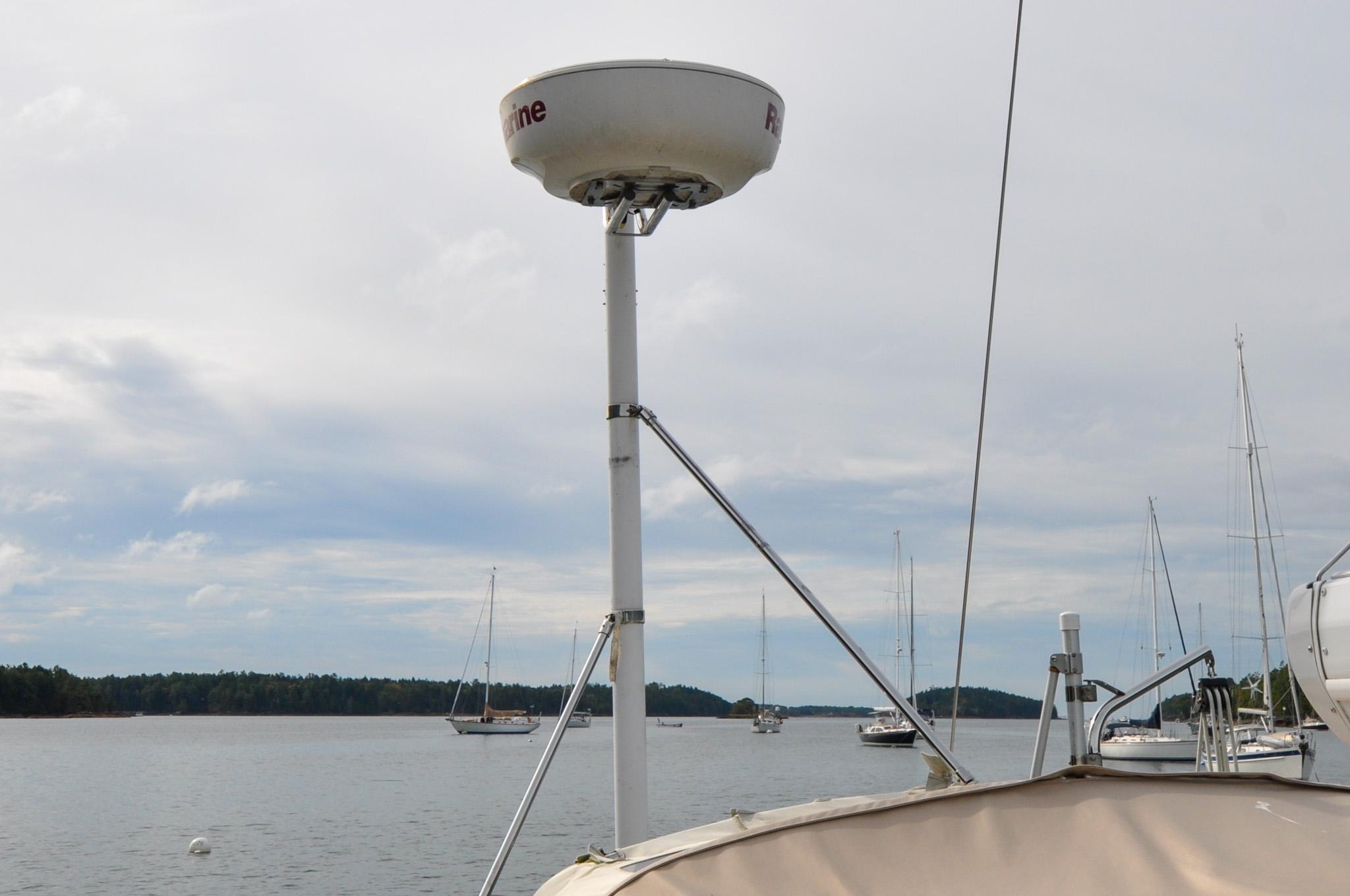 Milady Yacht Photos Pics Sabre 42 - Milady - Electronics Mast/Radar Dome