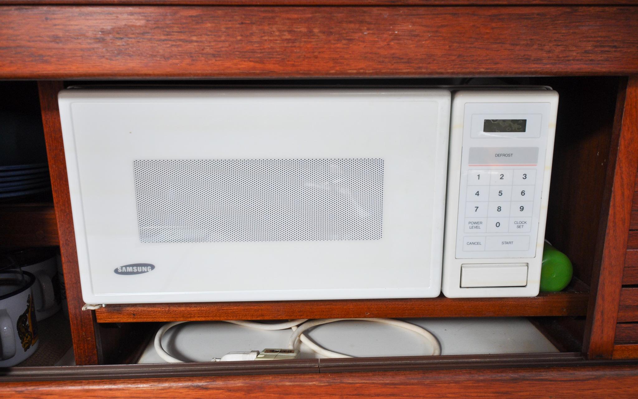 Milady Yacht Photos Pics Sabre 42 - Milady - Galley - Microwave Oven