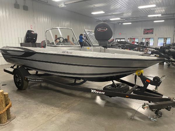 2021 Triton boat for sale, model of the boat is 186 Fishunter & Image # 2 of 8