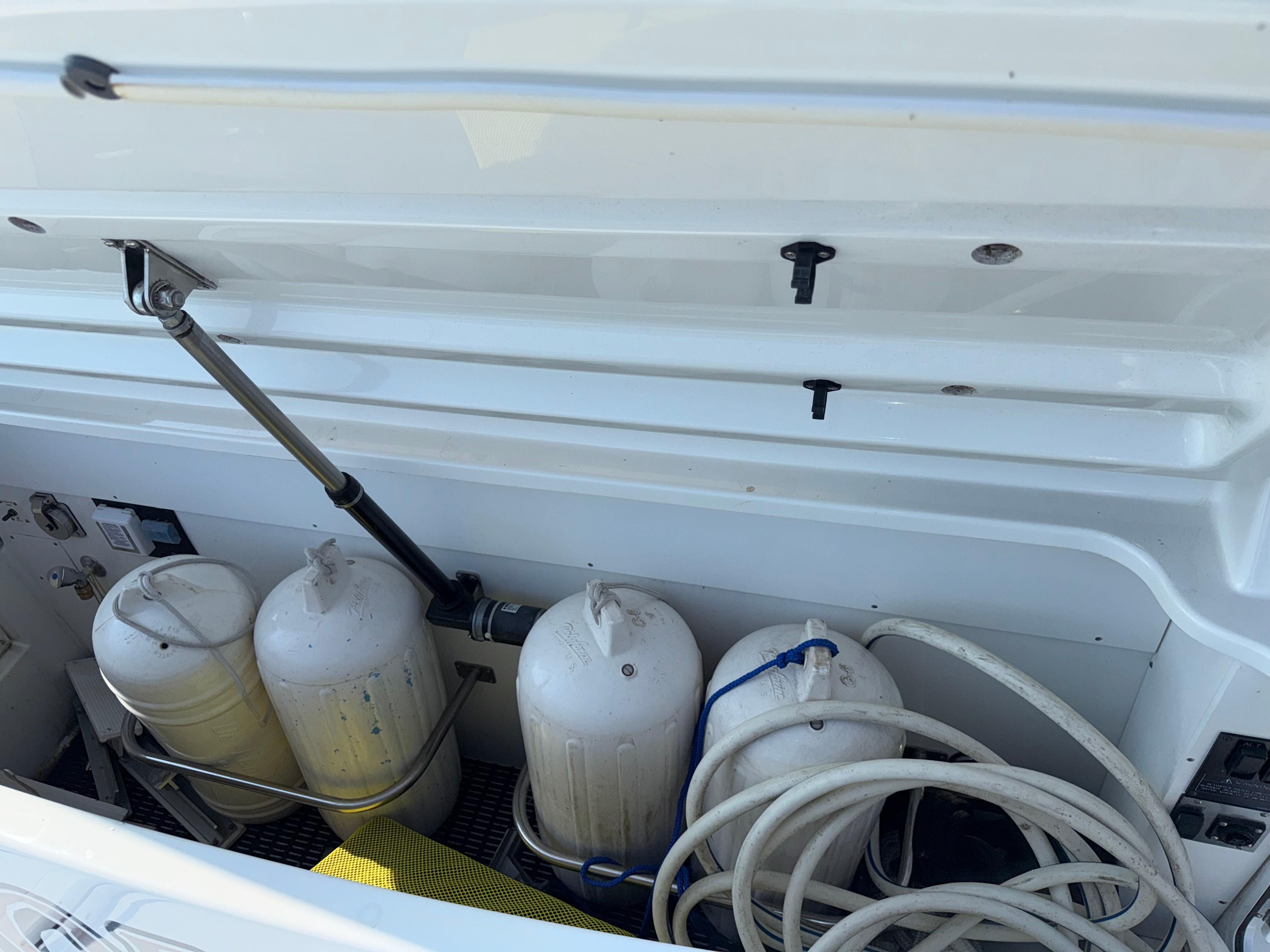 2011-cruisers-yachts-48-cantius-power-9849824-983725629-0-230620252027-5