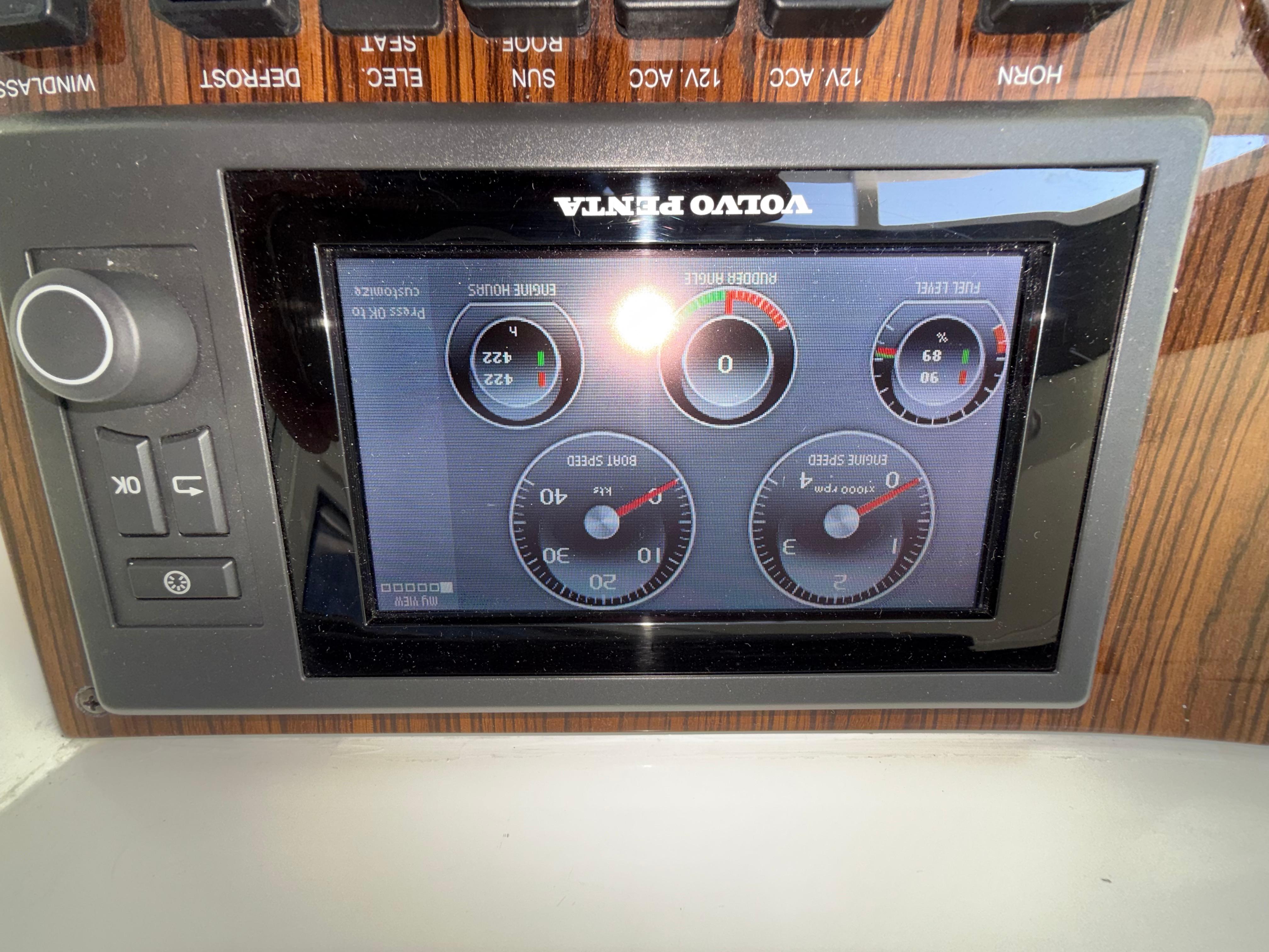 2011-cruisers-yachts-48-cantius-power-9849824-983725640-0-230620252028-16