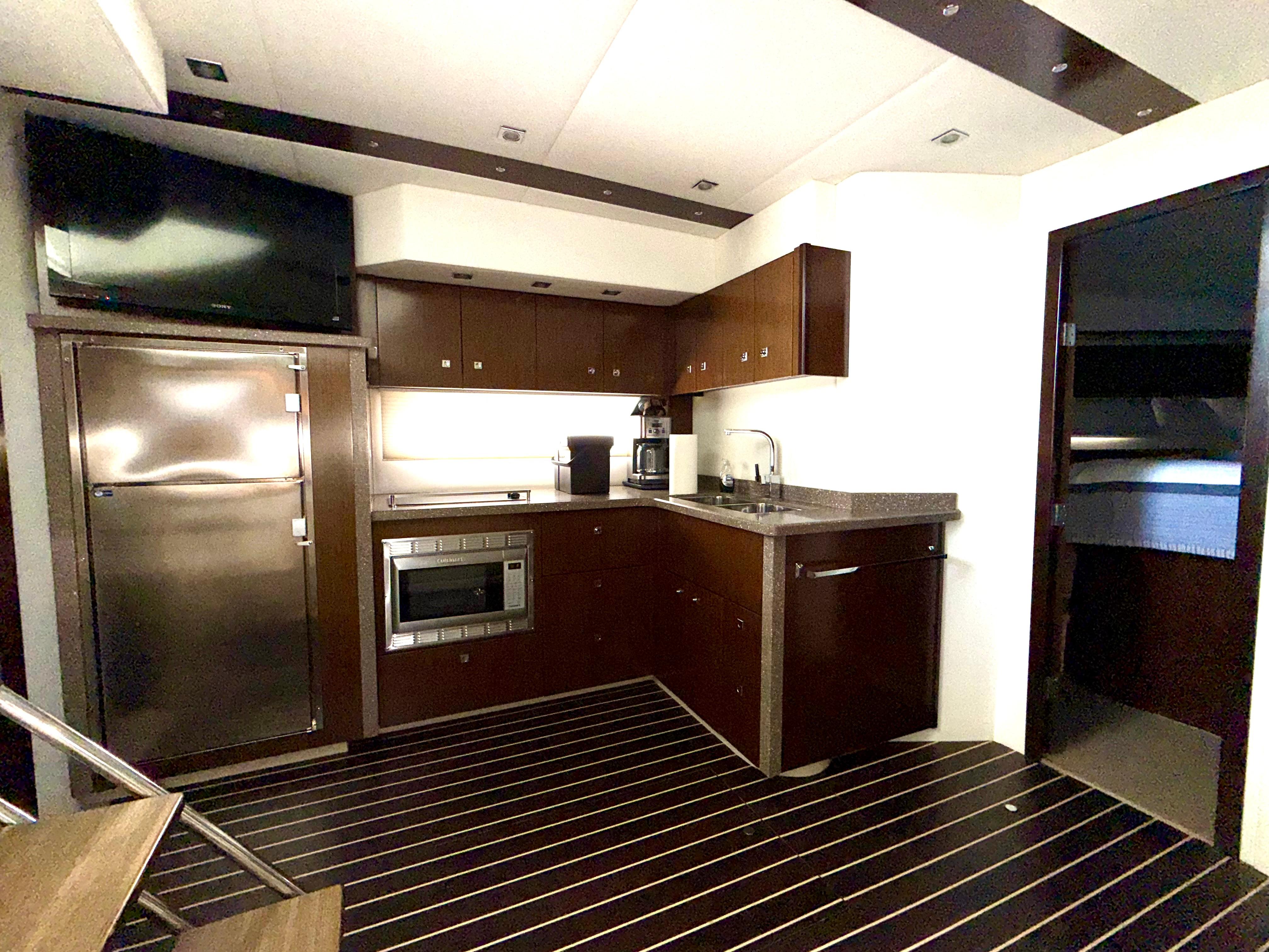 2011-cruisers-yachts-48-cantius-power-9849824-983725643-0-230620252028-20