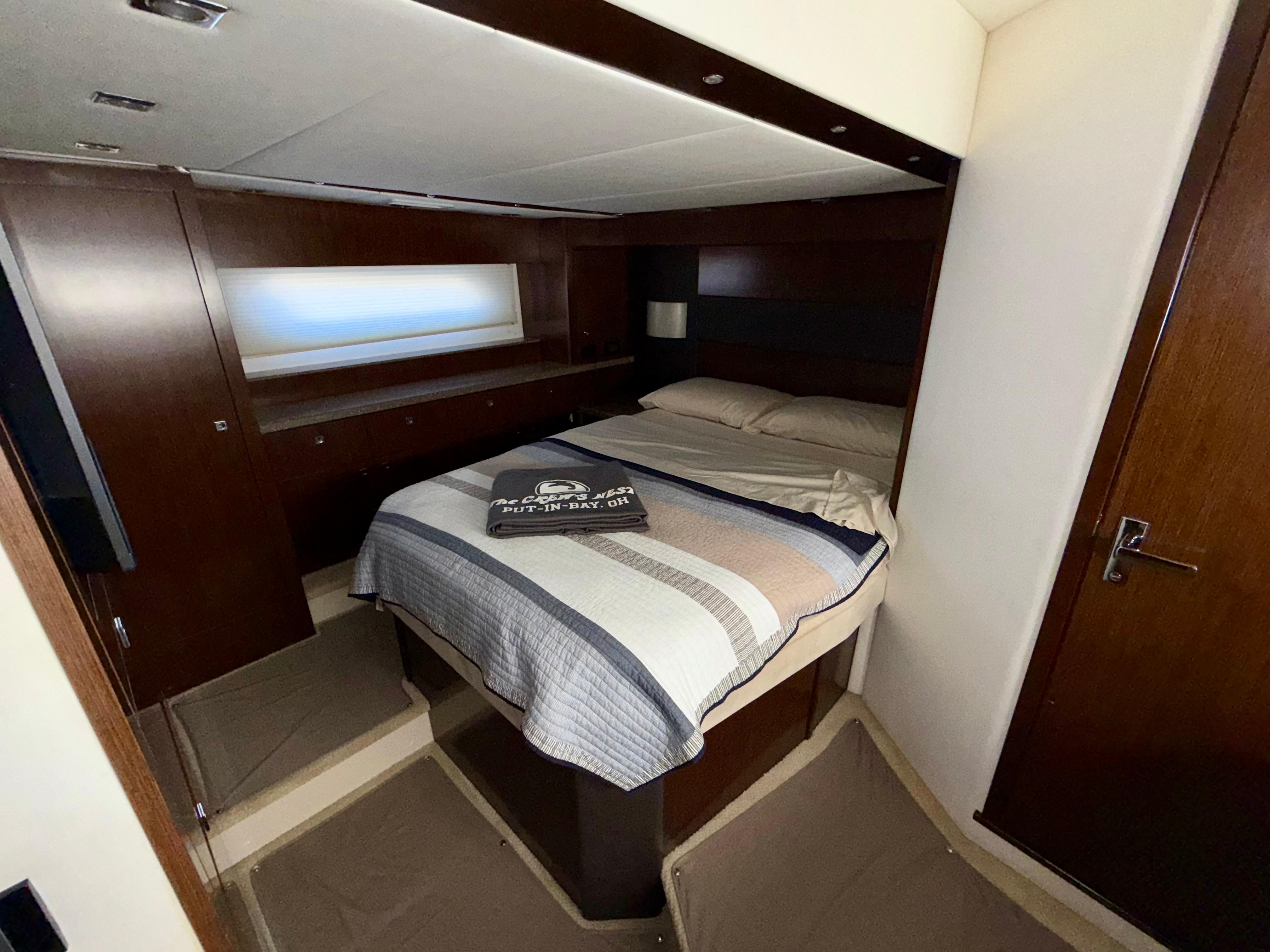 2011-cruisers-yachts-48-cantius-power-9849824-983725649-0-230620252028-25