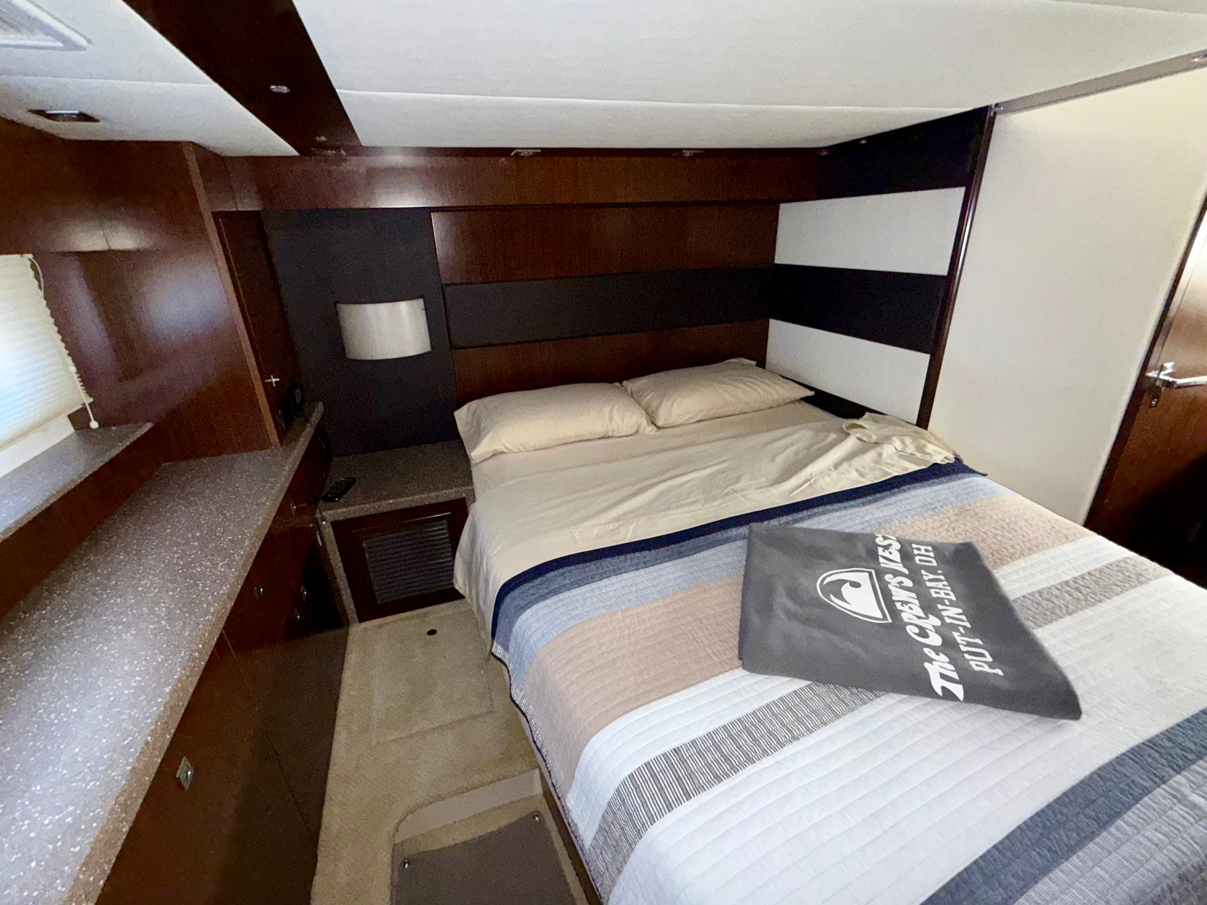 2011-cruisers-yachts-48-cantius-power-9849824-983725651-0-230620252028-27